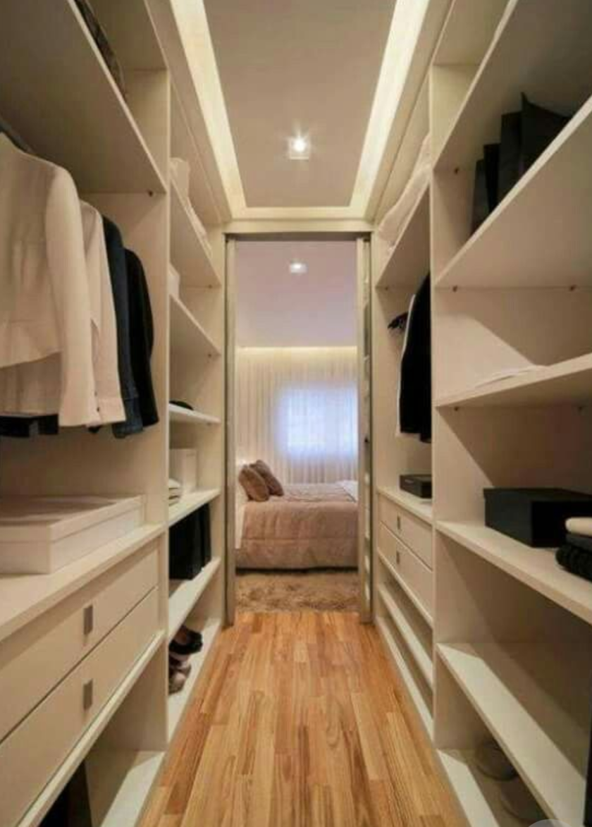 П-образная гардеробная комната в спальню Сальск