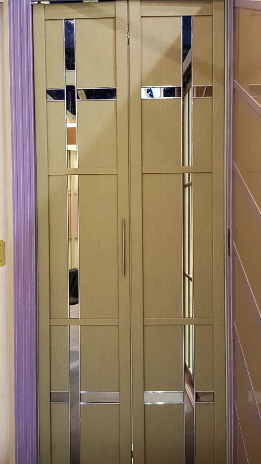 Двери гармошка шпонированные с зеркальным декором Сальск