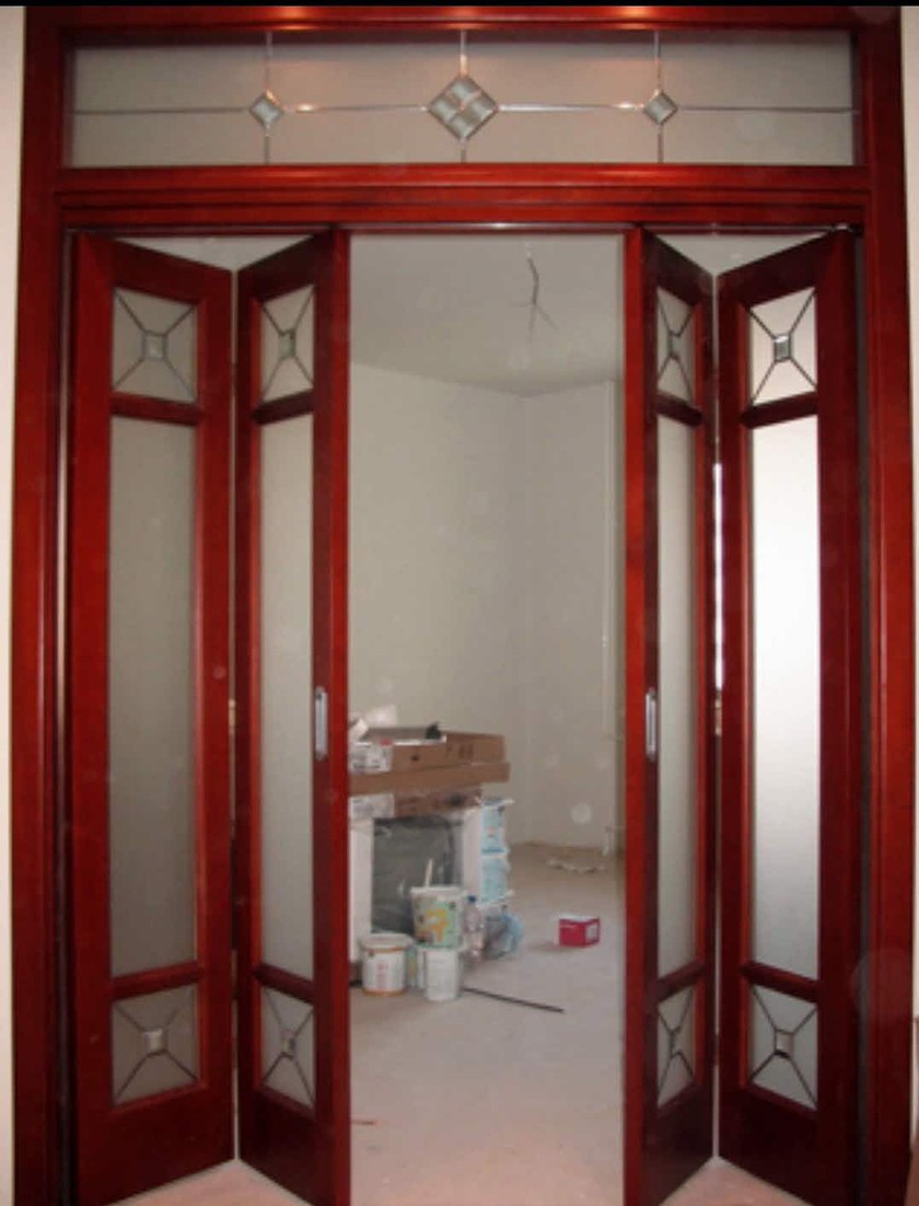 Дверь гармошка с декоративными стеклянными вставками Сальск